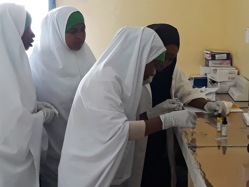 Swisso Kalmo arbeitet in Somalia, in einem Land mit einer der grössten Kinder- und Müttersterblichkeit der Welt